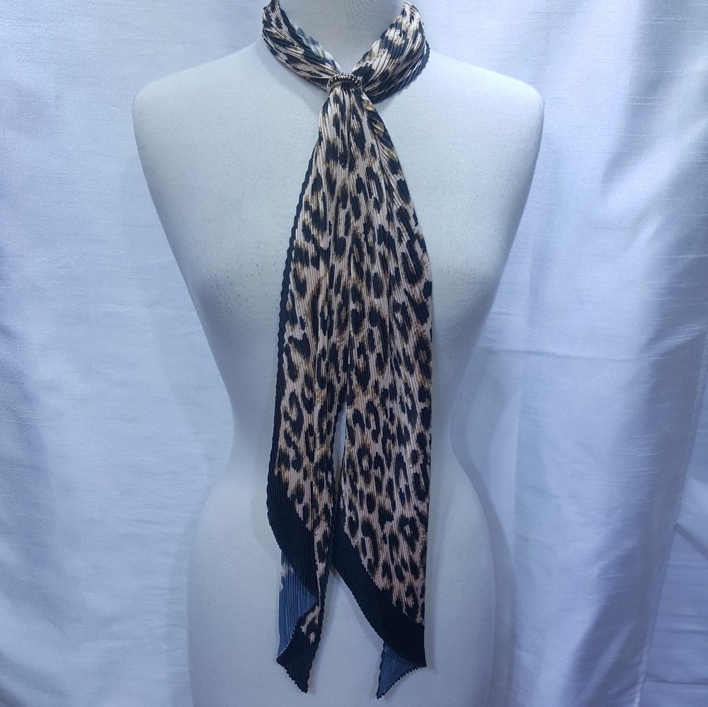 Scarf - Picture 2 of 3